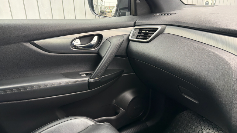 Nissan Qashqai 1.3 DiG-T 160 Tekna+ 5dr DCT Petrol Hatchback